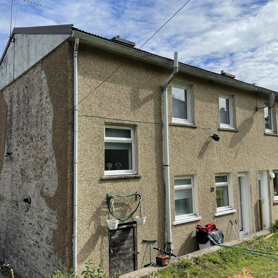 Failed gable dash renewed in a golden mix, before we started